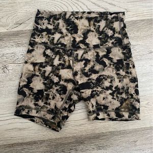 Wunder Train shorts 6 inch